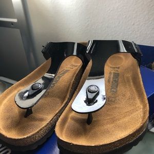 Birkenstock Gizeh in Birko-Flor Patent